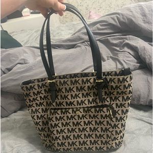 Used like new Michael kors purse